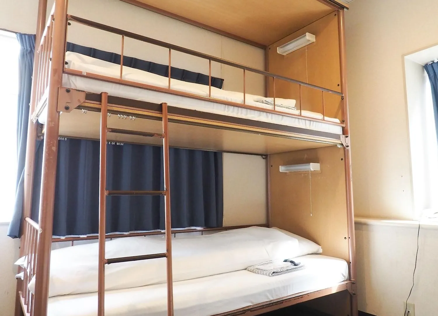 Sakura Hotel Jimbocho Tokio 0*,  Japón
