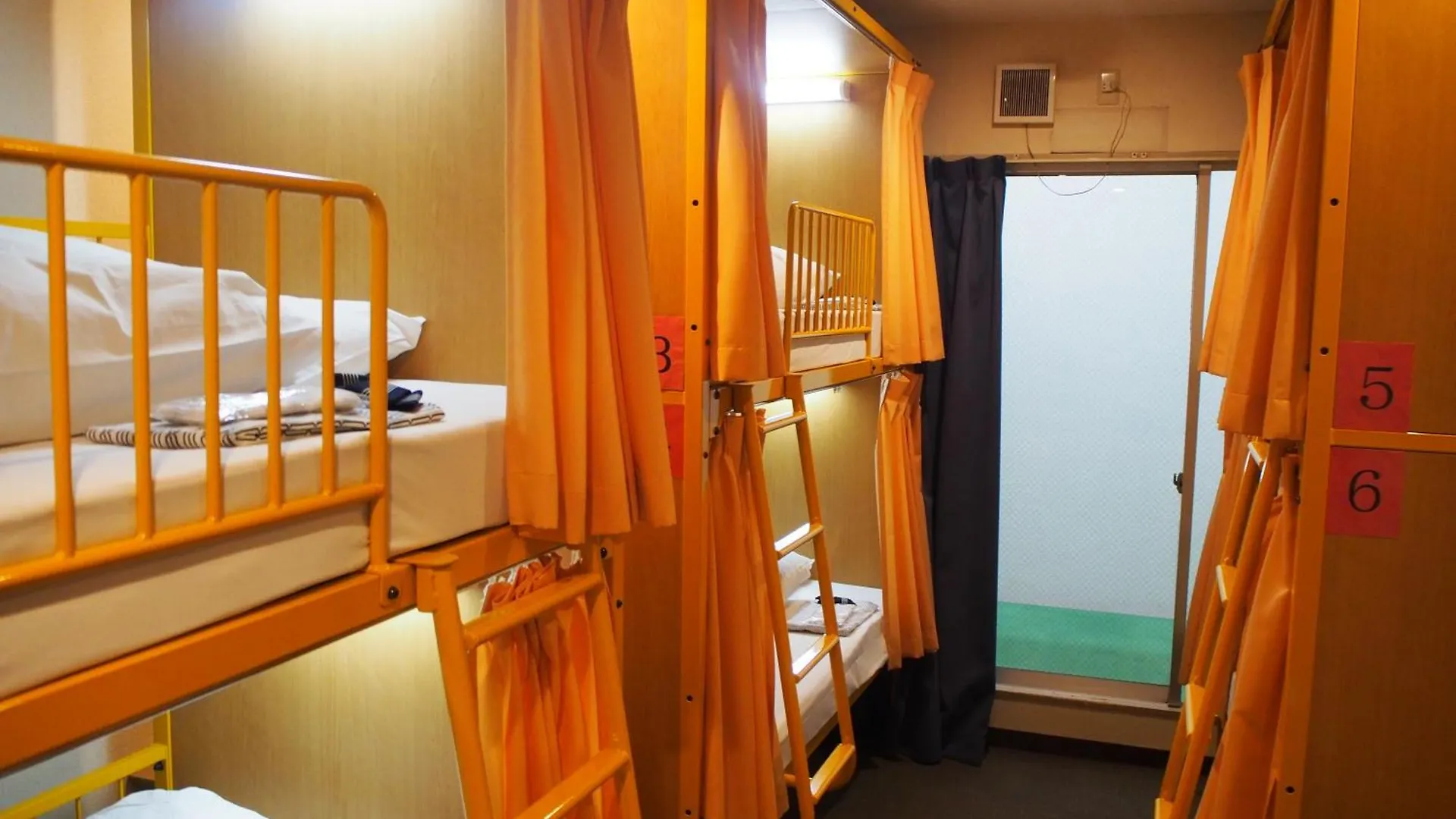 Sakura Hotel Jimbocho Токио Хостел